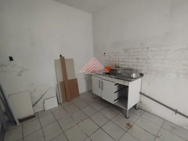 Sala com 60m², para alugar, no bairro Parque São Vicente em Mauá
