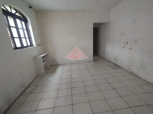 Sala com 60m², para alugar, no bairro Parque São Vicente em Mauá