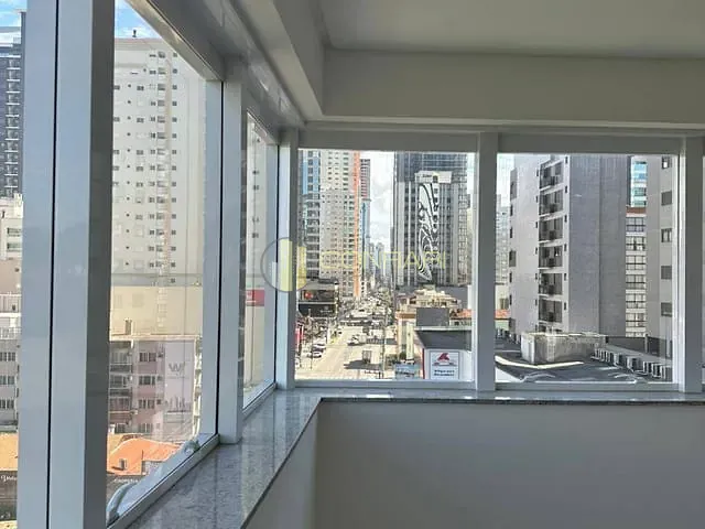 Sala para alugar, no bairro Meia praia em Itapema