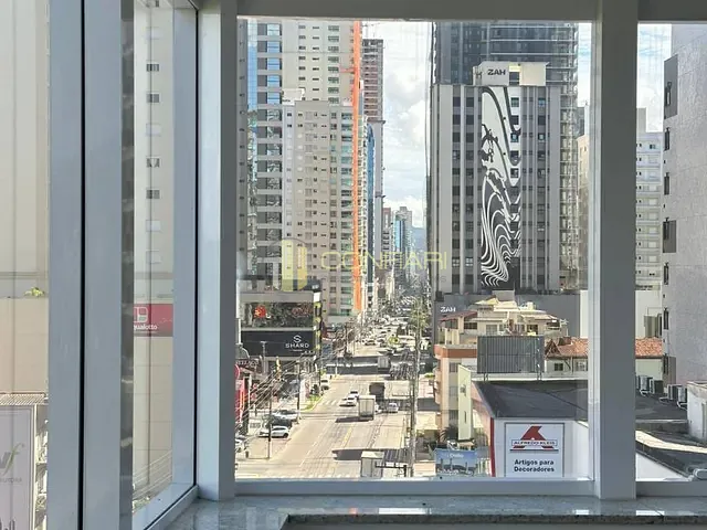 Sala para alugar, no bairro Meia praia em Itapema