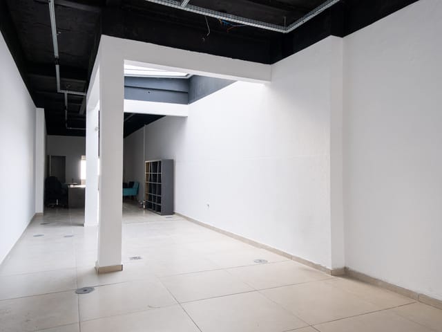 Sala com 125m², à venda ou para alugar, no bairro Centro em Pelotas