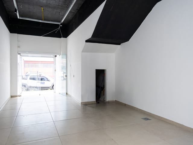 Sala com 125m², à venda ou para alugar, no bairro Centro em Pelotas