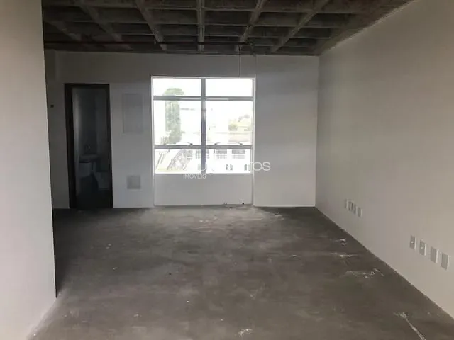 Sala à venda, no bairro Vila Trujillo em Sorocaba