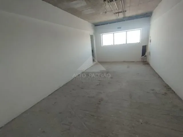 Sala com 30m², para alugar, no bairro Vila Bocaina em Mauá
