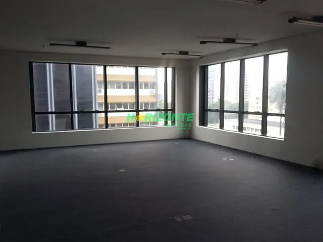 Sala com 95m², para alugar, no bairro Centro em São José dos Campos