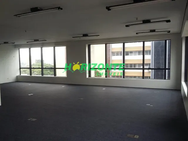 Sala com 95m², para alugar, no bairro Centro em São José dos Campos