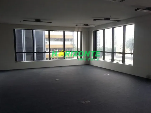 Sala com 95m², para alugar, no bairro Centro em São José dos Campos