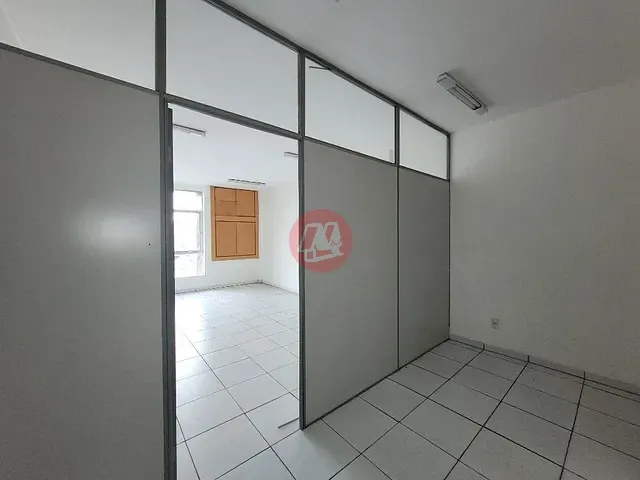Sala com 100m², para alugar, no bairro Rio Branco em Porto Alegre