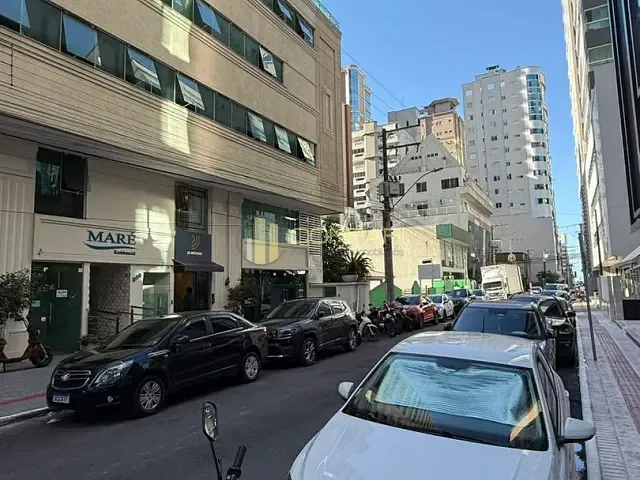 Sala para alugar, no bairro meia praia em Itapema