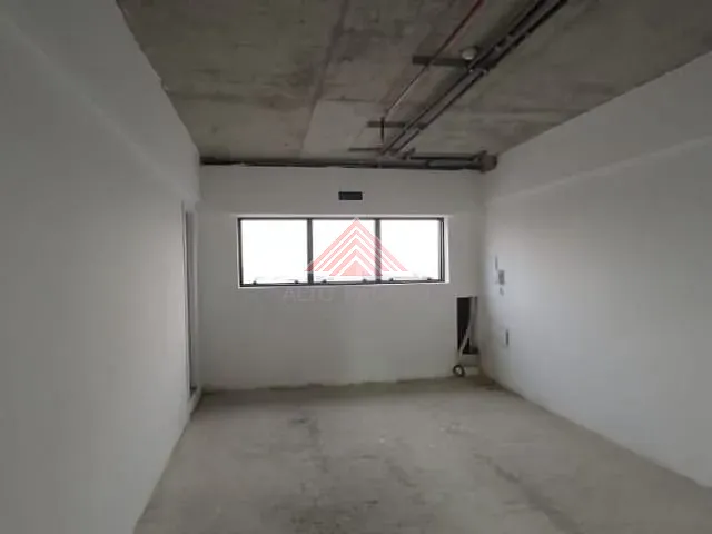 Sala com 32m², à venda, no bairro Vila Bocaina em Mauá
