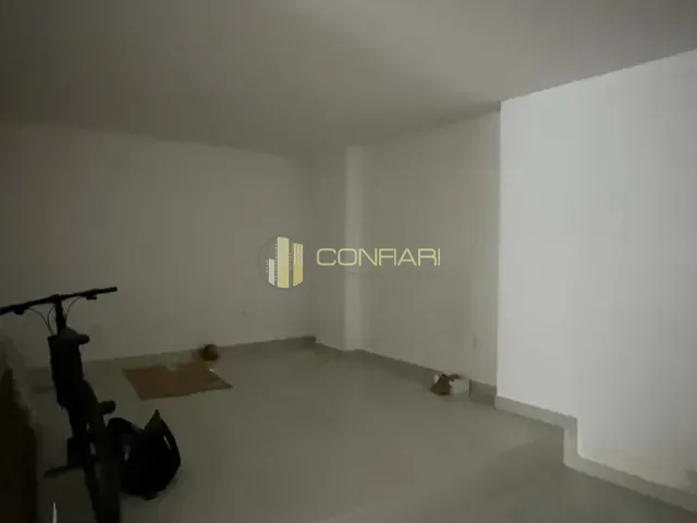 Sala para alugar, no bairro meia praia em Itapema