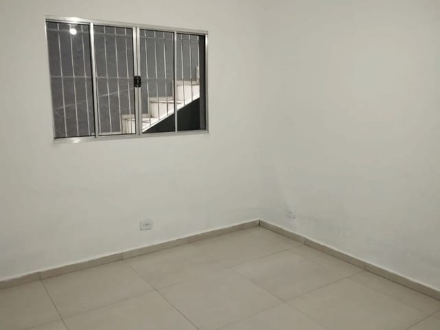 Sala com 120m², para alugar, no bairro Jardim Mituzi em Taboão da Serra