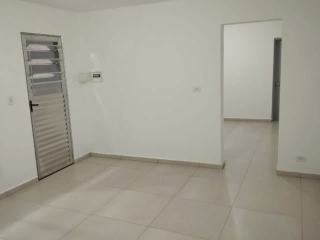 Sala com 120m², para alugar, no bairro Jardim Mituzi em Taboão da Serra