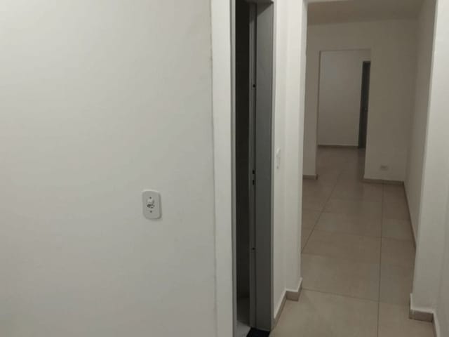 Sala com 120m², para alugar, no bairro Jardim Mituzi em Taboão da Serra