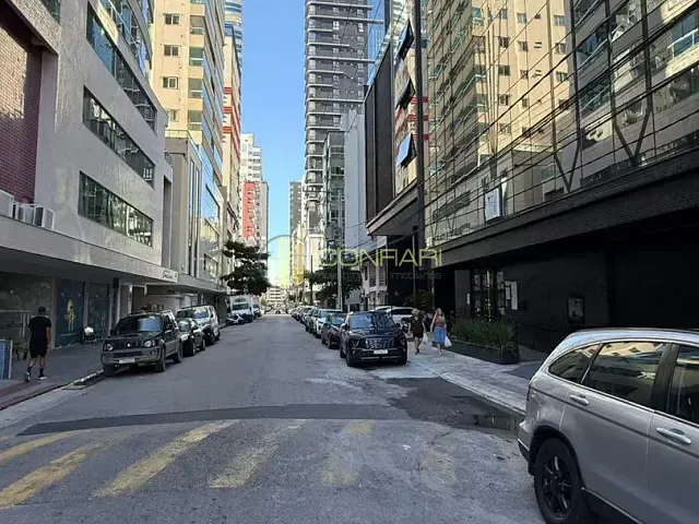 Sala para alugar, no bairro meia praia em Itapema