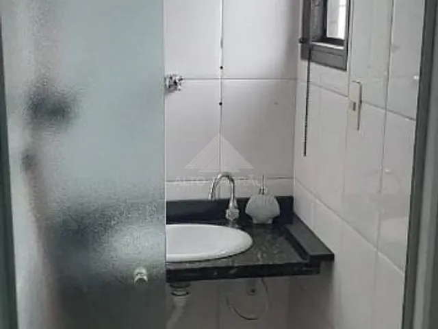 Sala com 15m², para alugar, no bairro Jardim Pilar em Mauá