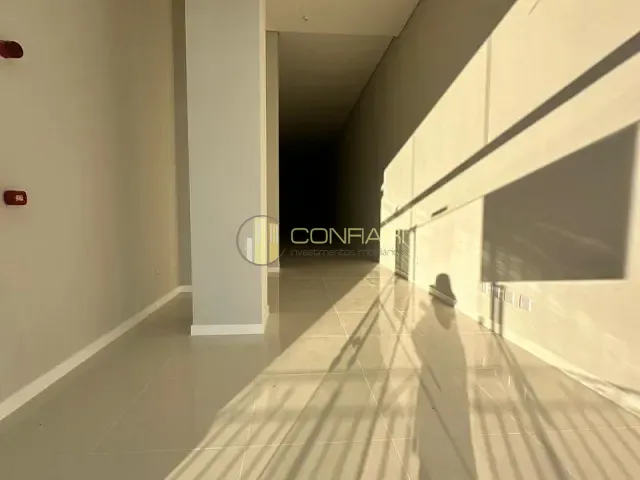 Sala para alugar, no bairro Centro em Itapema