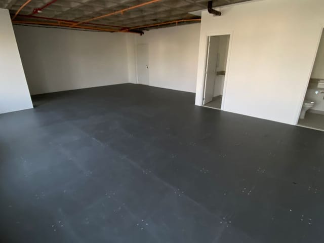 Sala para alugar, no bairro Bela Suiça em Londrina