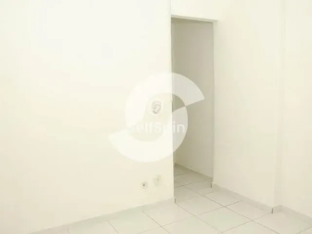 Sala para alugar, no bairro Centro em Niterói