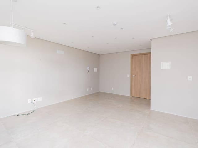 Sala com 31m², à venda ou para alugar, no bairro São Gonçalo em Pelotas