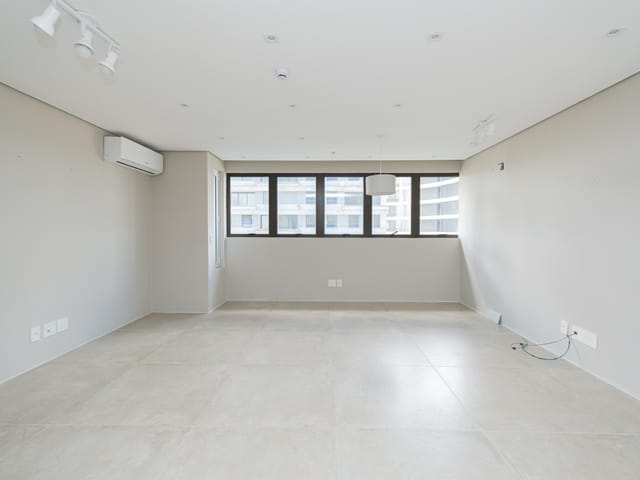 Sala com 31m², à venda ou para alugar, no bairro São Gonçalo em Pelotas