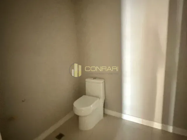 Sala com 133m², para alugar, no bairro Centro em Itapema