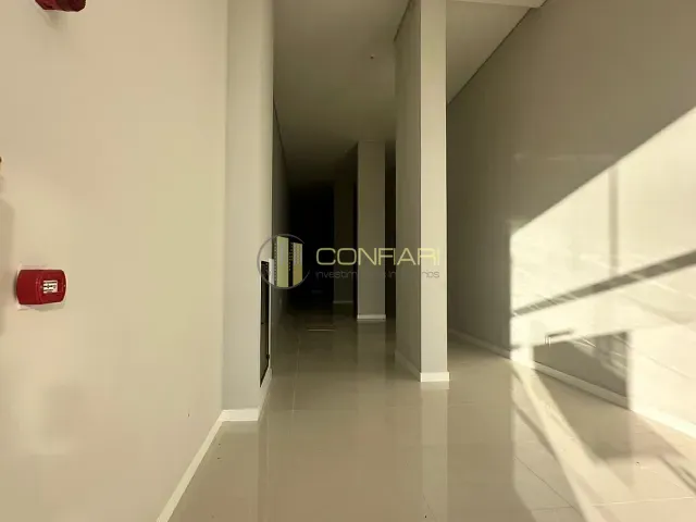 Sala com 133m², para alugar, no bairro Centro em Itapema