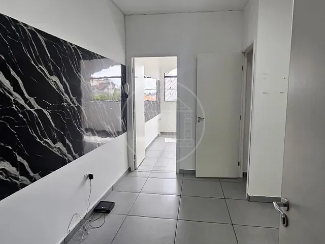 Sala com 25m², para alugar, no bairro Cidade Dutra em São Paulo