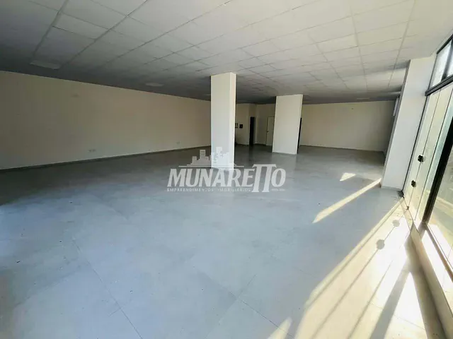 Sala com 200m², para alugar, no bairro Vila Jacob Biezus em Concórdia