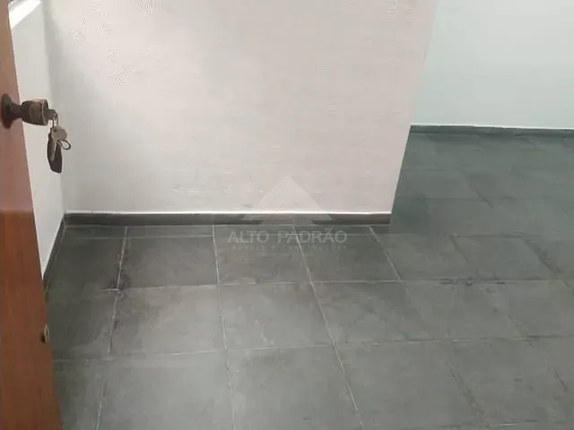 Sala com 12m², para alugar, no bairro Jardim Pedroso em Mauá