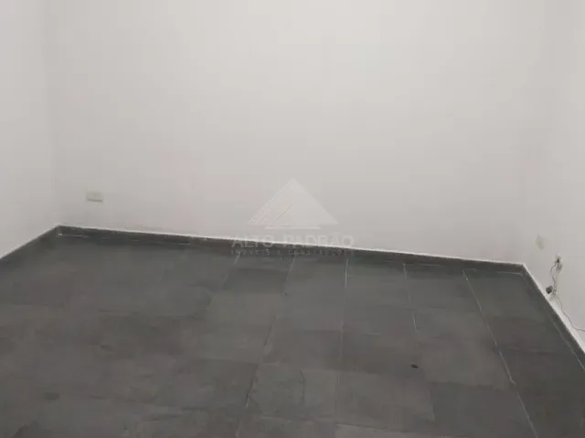 Sala com 12m², para alugar, no bairro Jardim Pedroso em Mauá