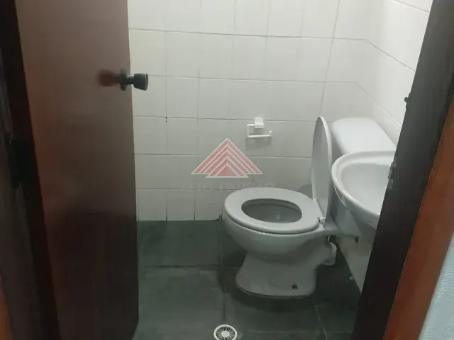Sala com 12m², para alugar, no bairro Jardim Pedroso em Mauá