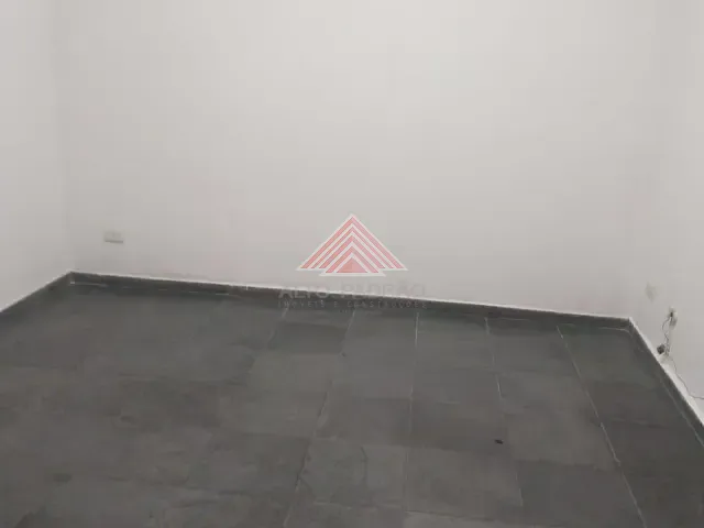 Sala com 12m², para alugar, no bairro Jardim Pedroso em Mauá