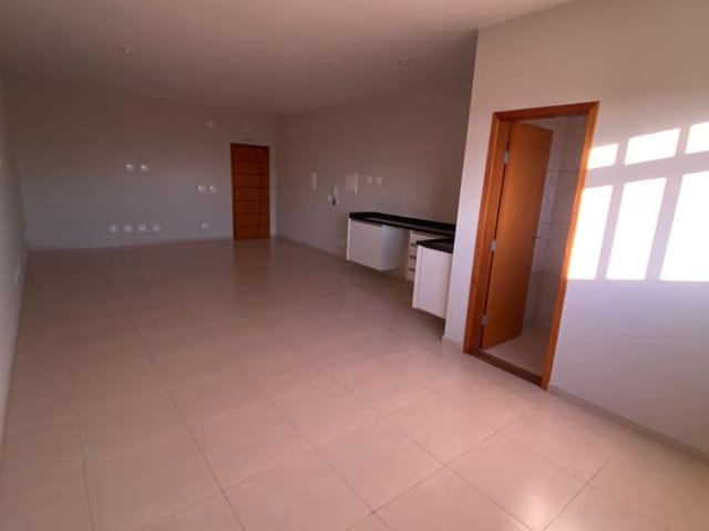 Foto do Sala - Espaço Comercial Versátil: Sala de 50m² com Cozinha Equipada e Localização Estratégica na Av. Ernesto Vilela! | Torre Blanca Imóveis
