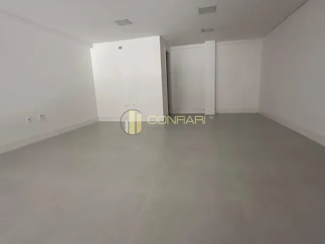 Sala para alugar, no bairro Meia praia em Itapema