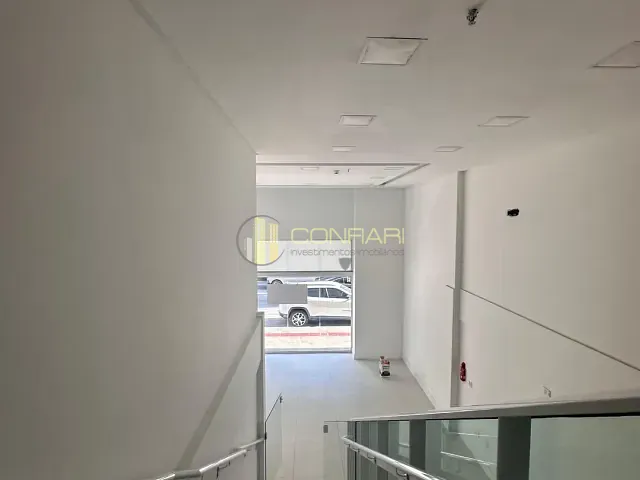 Sala para alugar, no bairro Meia praia em Itapema