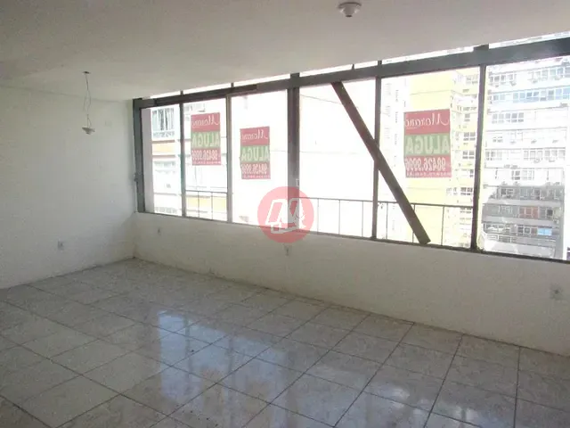 Sala com 78m², à venda ou para alugar, no bairro Centro em Porto Alegre