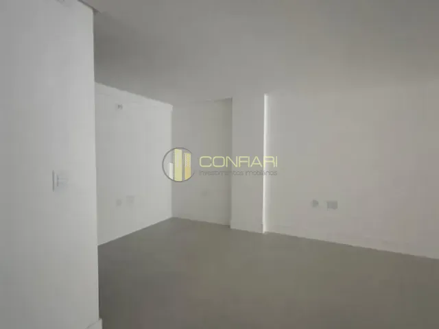 Sala para alugar, no bairro Meia praia em Itapema