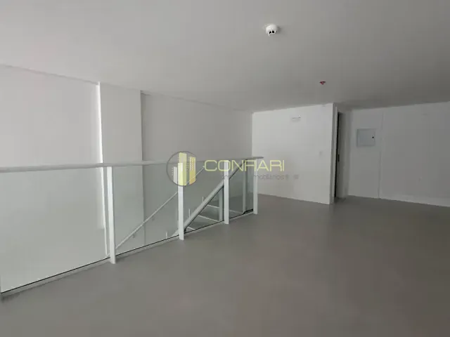 Sala para alugar, no bairro Meia praia em Itapema