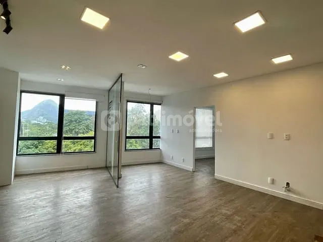 Sala com 70m², para alugar, no bairro Leblon em Rio de Janeiro