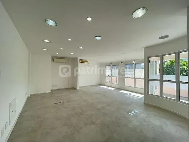 Sala com 104m², à venda ou para alugar, no bairro Barra da Tijuca em Rio de Janeiro