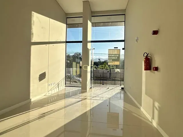 Sala com 133m², para alugar, no bairro centro em Itapema
