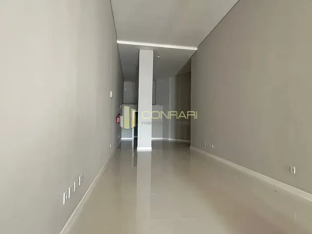 Sala com 133m², para alugar, no bairro centro em Itapema