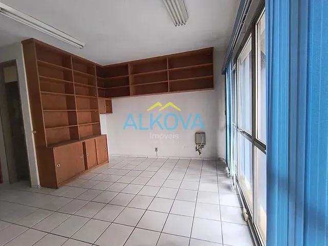 Sala com 32m², à venda, no bairro Centro em São José dos Campos