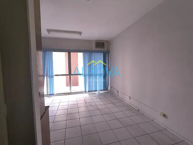 Sala com 32m², à venda, no bairro Centro em São José dos Campos