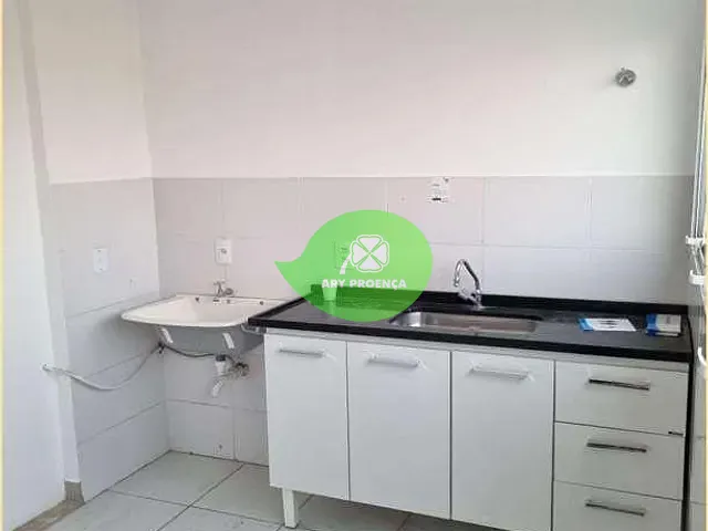 Sala à venda ou para alugar, no bairro Vila Trujillo em Sorocaba