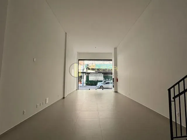 Sala para alugar, no bairro meia praia em Itapema