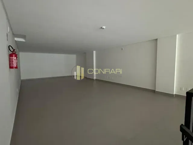 Sala para alugar, no bairro meia praia em Itapema