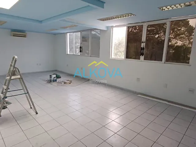 Sala com 120m², para alugar, no bairro Centro em São José dos Campos