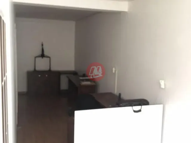 Sala à venda, no bairro Floresta em Porto Alegre